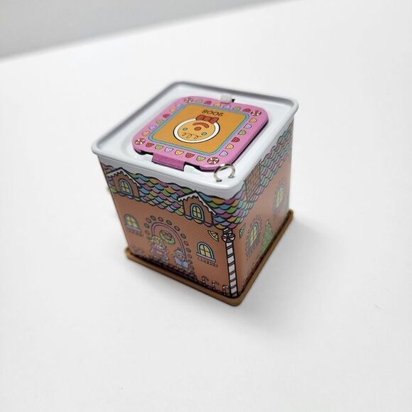 Hallmark Keepsake Christmas Ornament Pop Goes the Gingerbread Man Jackinthe Box - Picture 6 of 7